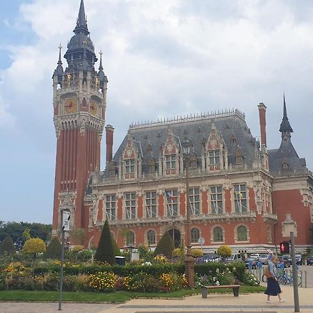Maison A Deux Pas De L'Hotel De Ville Кале Екстериор снимка
